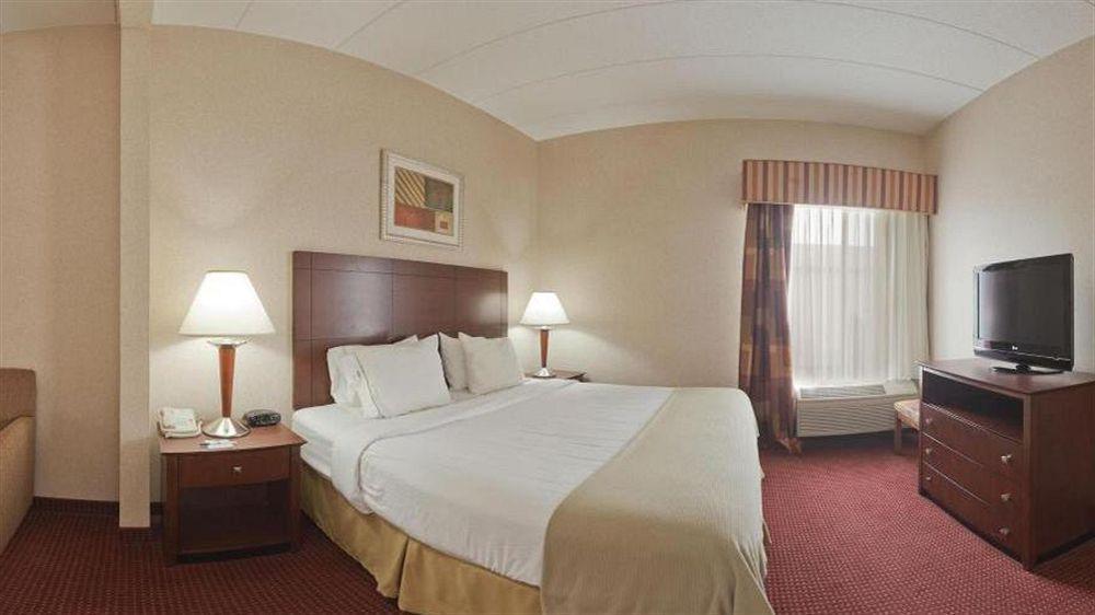 Quality Inn & Suites Lawrenceburg Extérieur photo