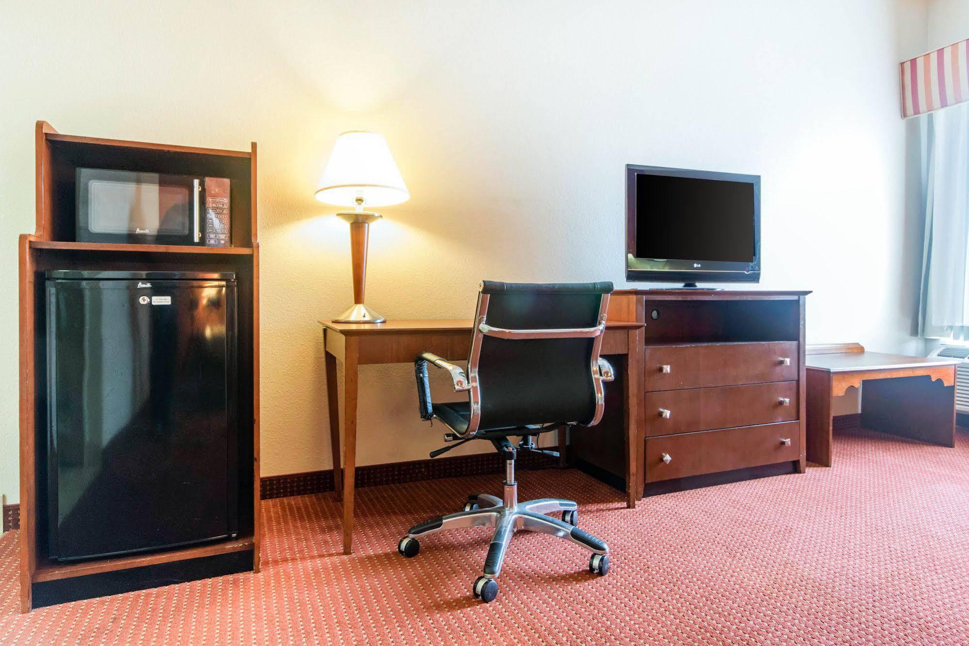 Quality Inn & Suites Lawrenceburg Extérieur photo