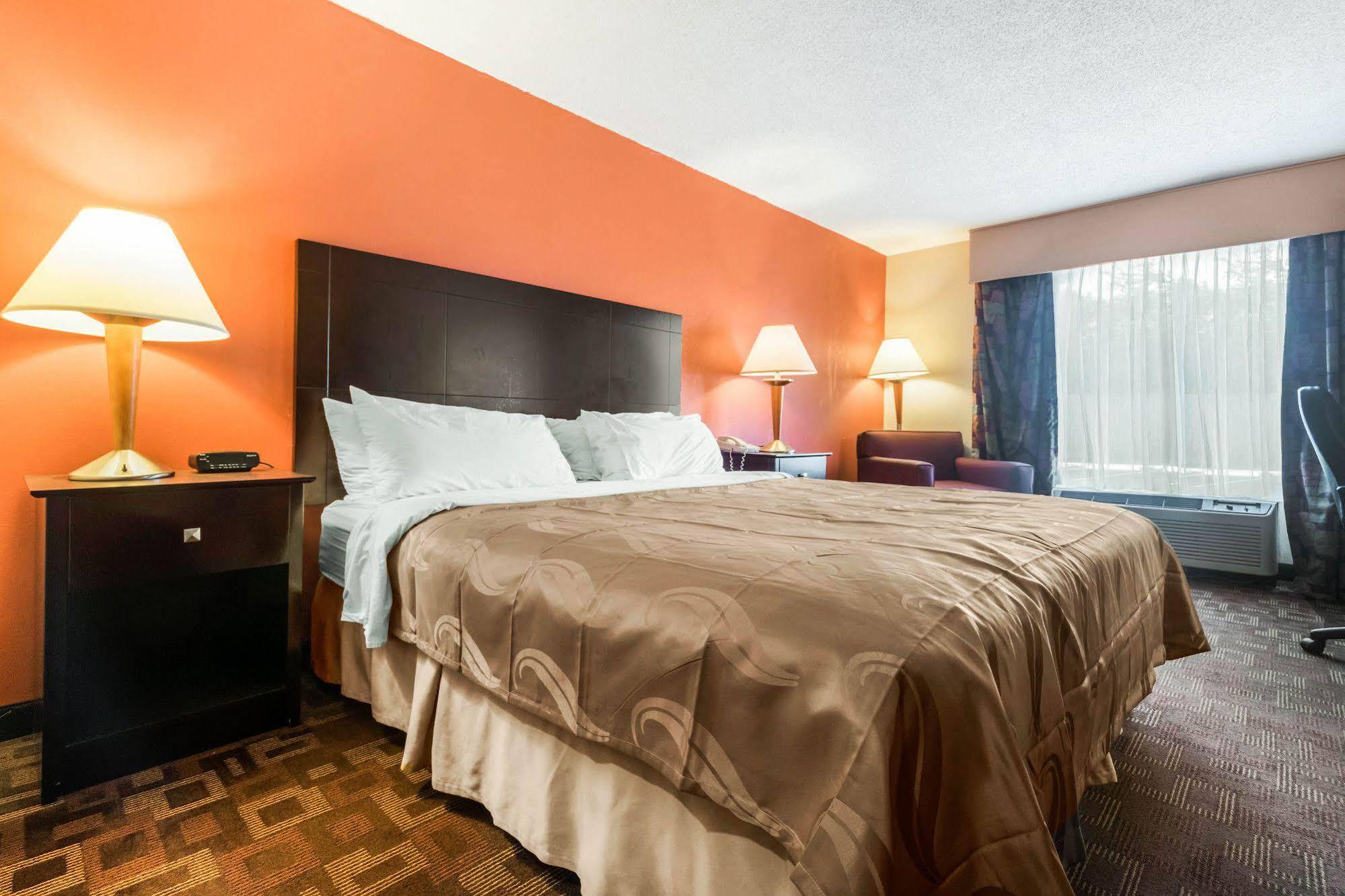 Quality Inn & Suites Lawrenceburg Extérieur photo