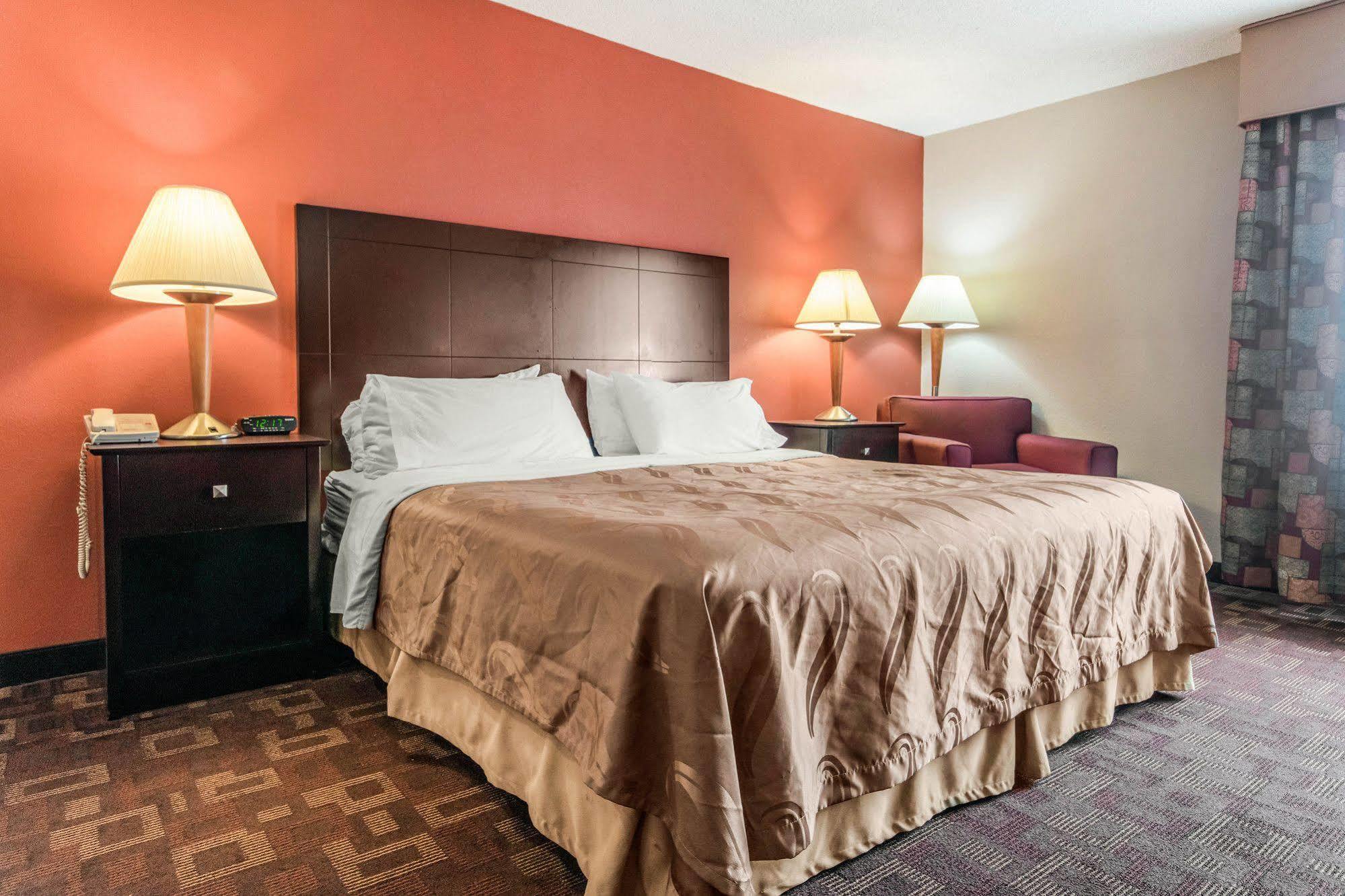 Quality Inn & Suites Lawrenceburg Extérieur photo