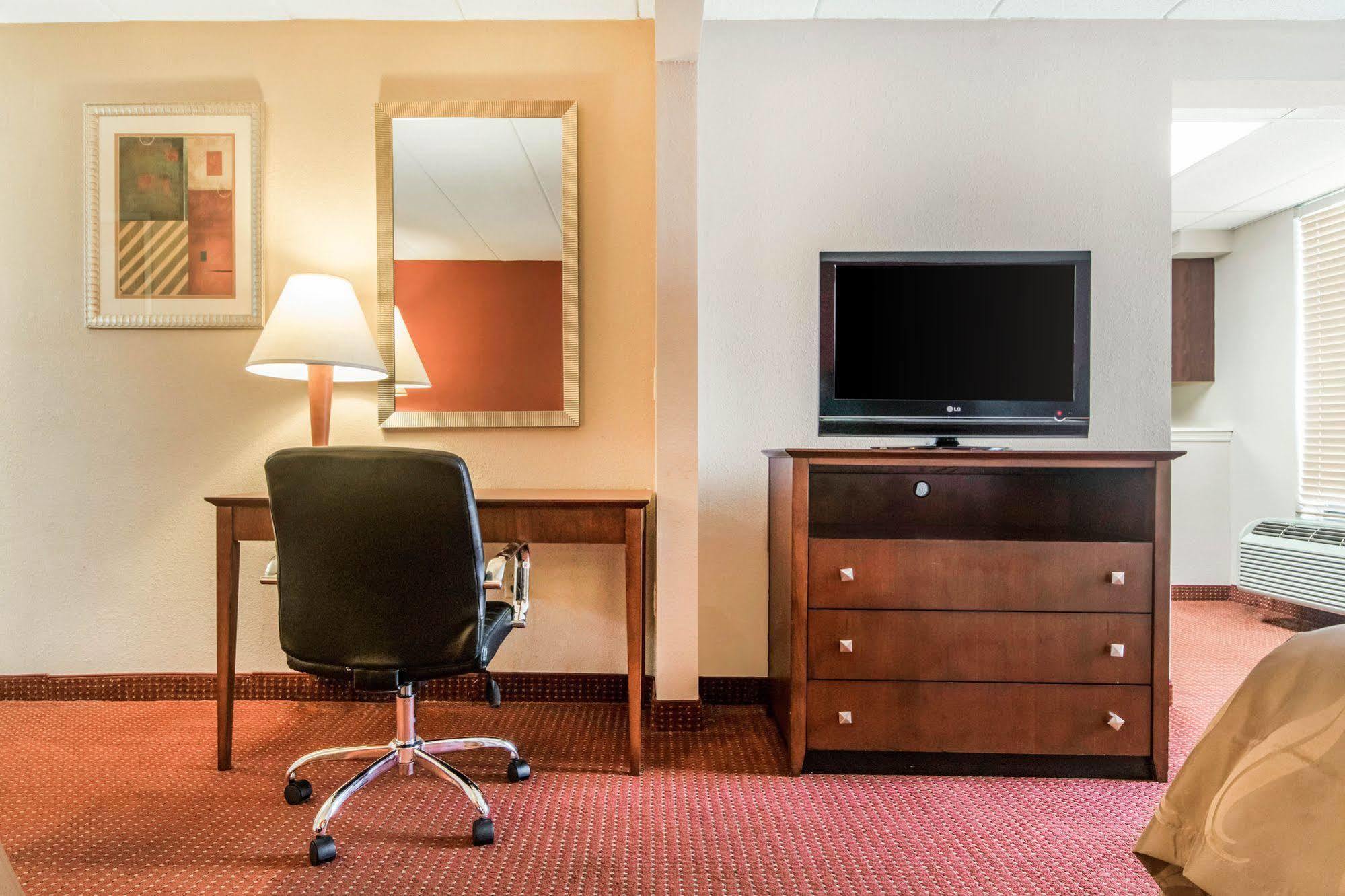 Quality Inn & Suites Lawrenceburg Extérieur photo