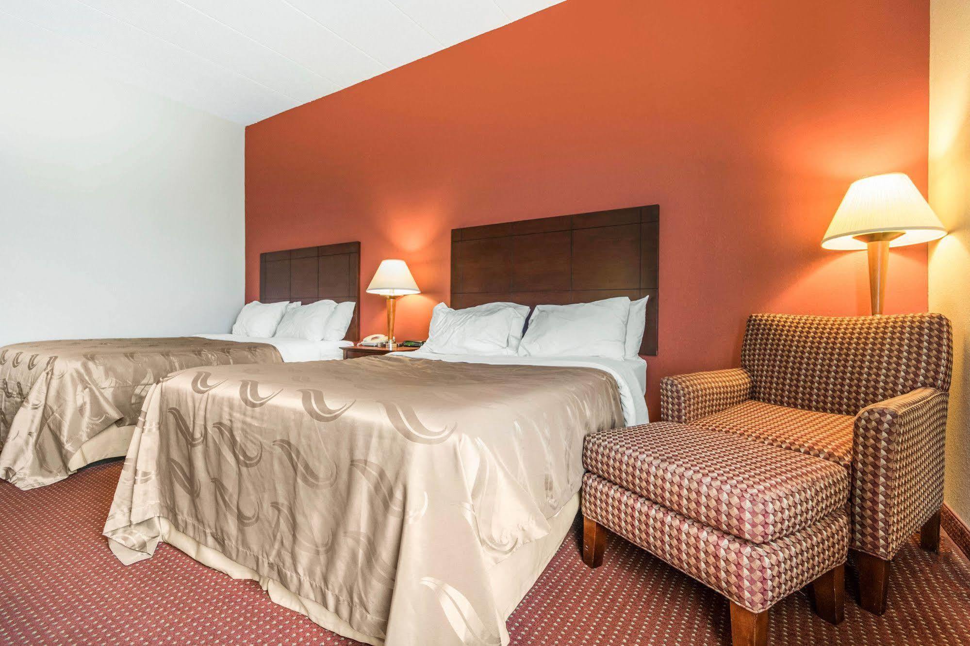 Quality Inn & Suites Lawrenceburg Extérieur photo