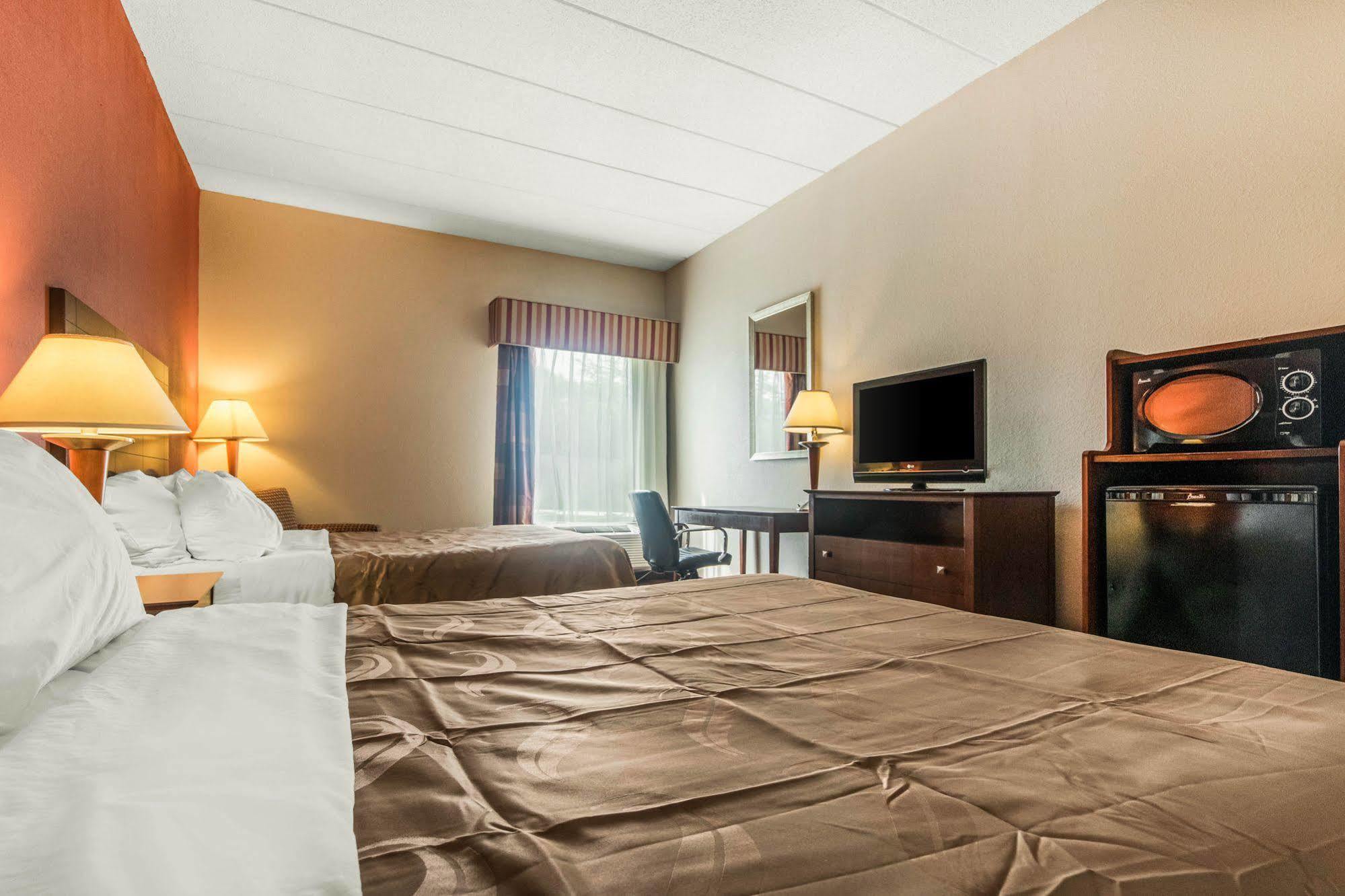 Quality Inn & Suites Lawrenceburg Extérieur photo
