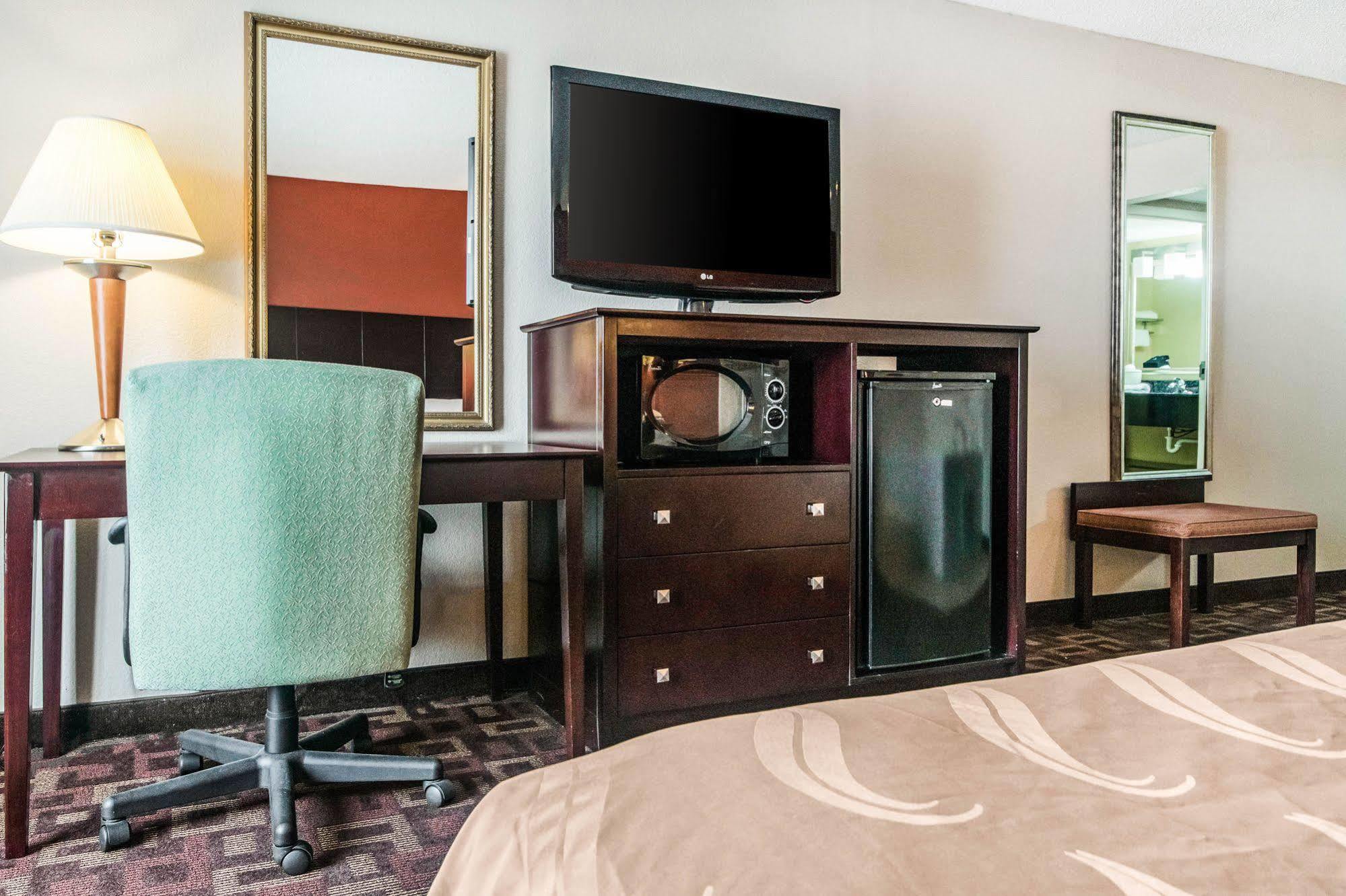 Quality Inn & Suites Lawrenceburg Extérieur photo