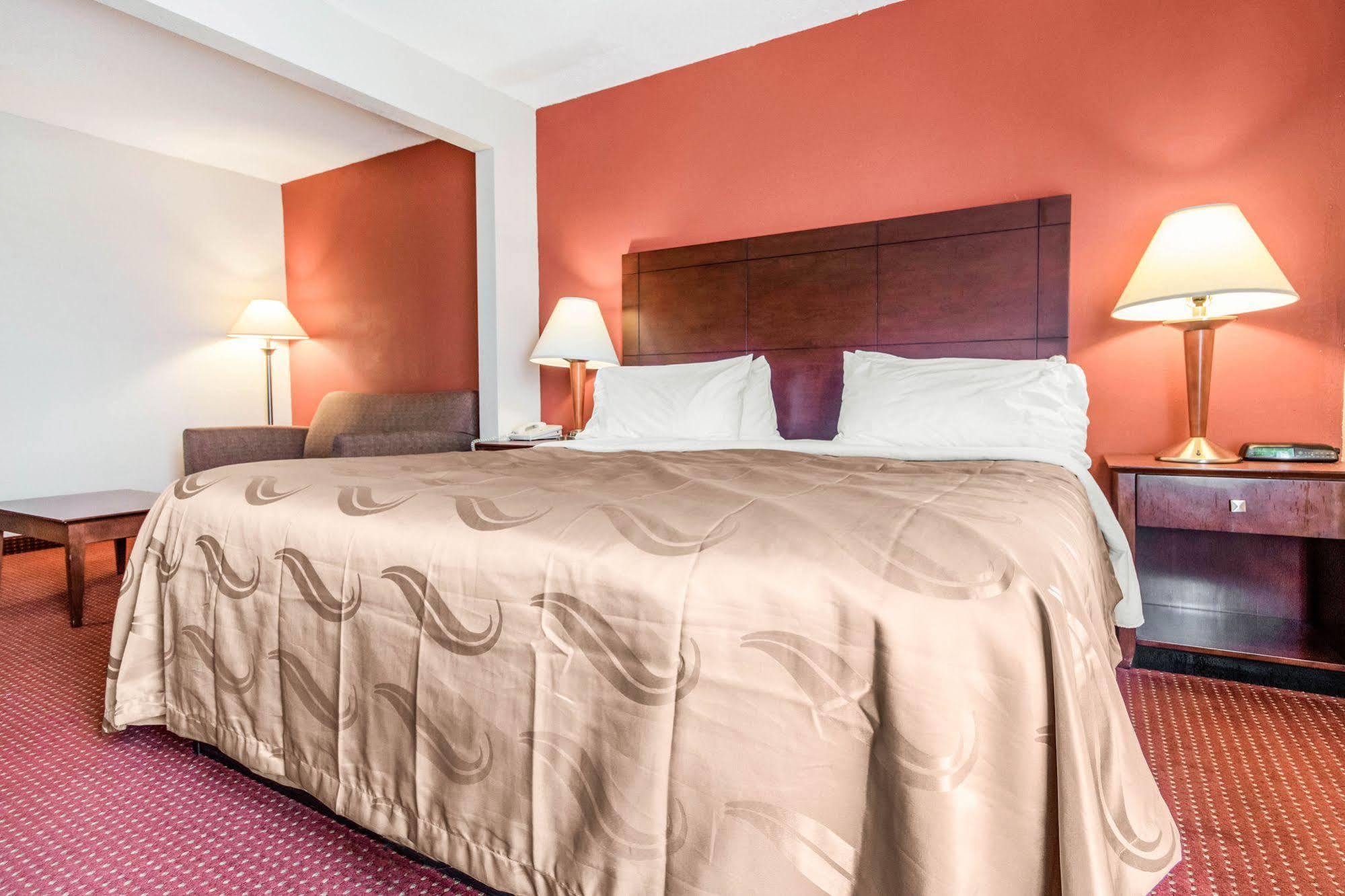 Quality Inn & Suites Lawrenceburg Extérieur photo