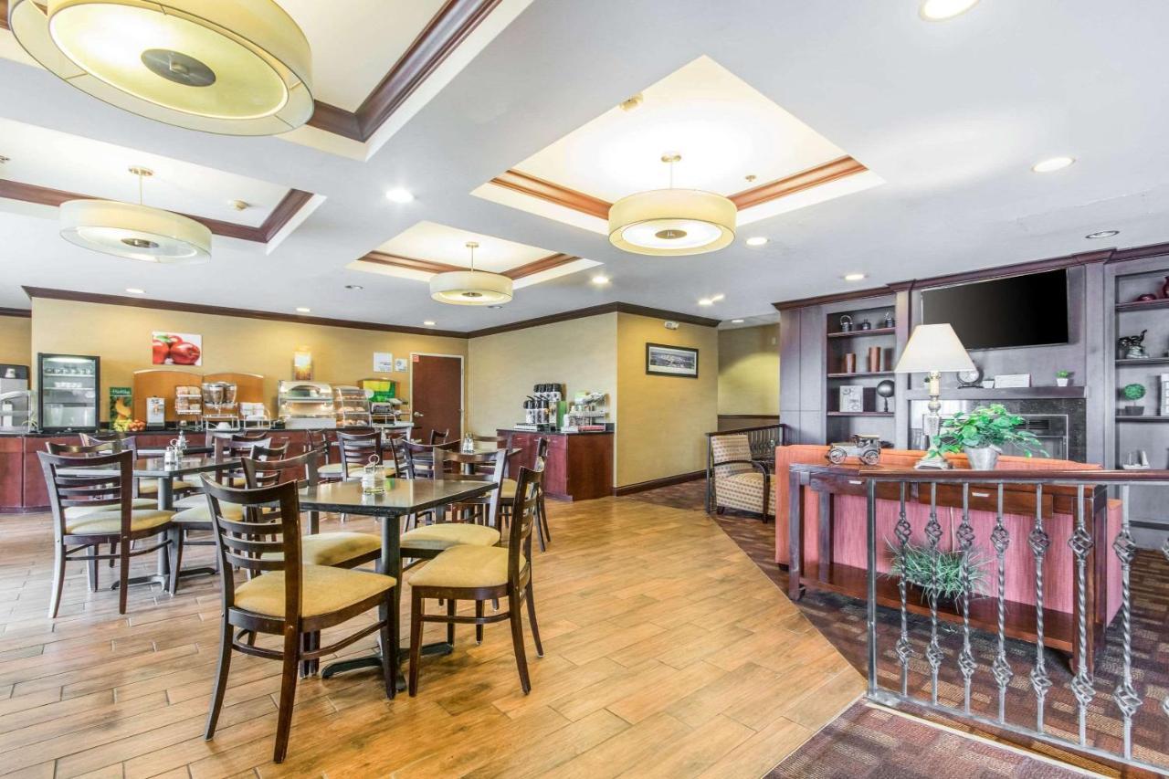Quality Inn & Suites Lawrenceburg Extérieur photo