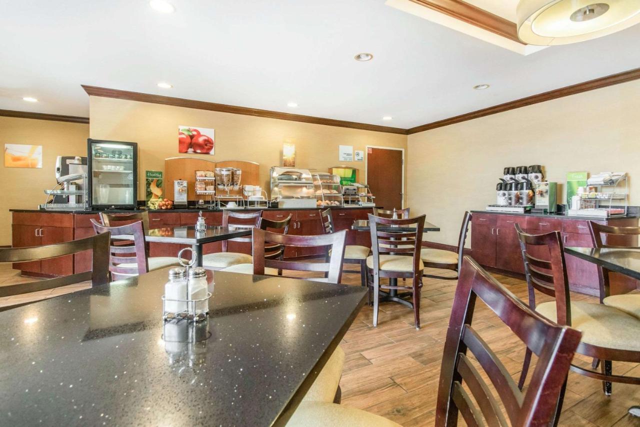 Quality Inn & Suites Lawrenceburg Extérieur photo