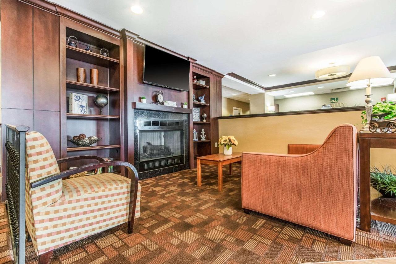 Quality Inn & Suites Lawrenceburg Extérieur photo